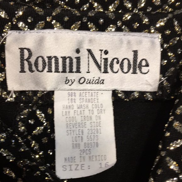 Ronni Nicole Vintage Black & Gold Glitter Blouse - Host Pick - Picture 6 of 16